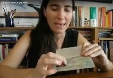 Yoani Sánchez y un pasaporte muy peculiar 