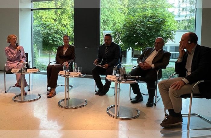 The Sinic Analysis: Participation in book presentation in Berlin